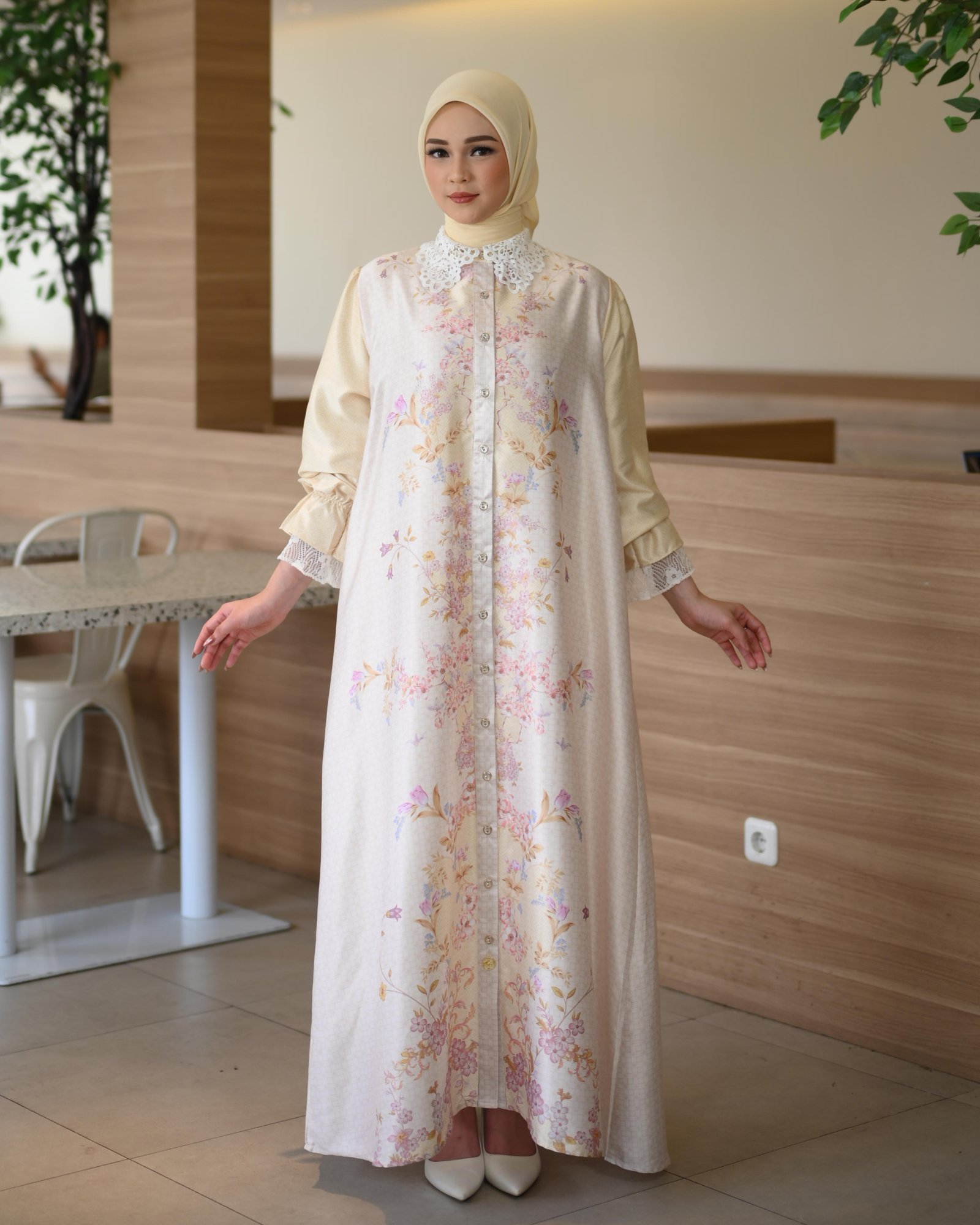 PEONY SERIES - LACE DRESS (hover)