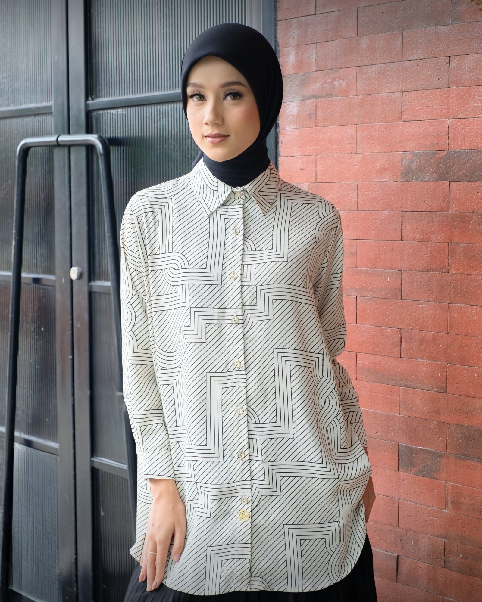 MAZEEA SERIES - BLOUSE (hover)