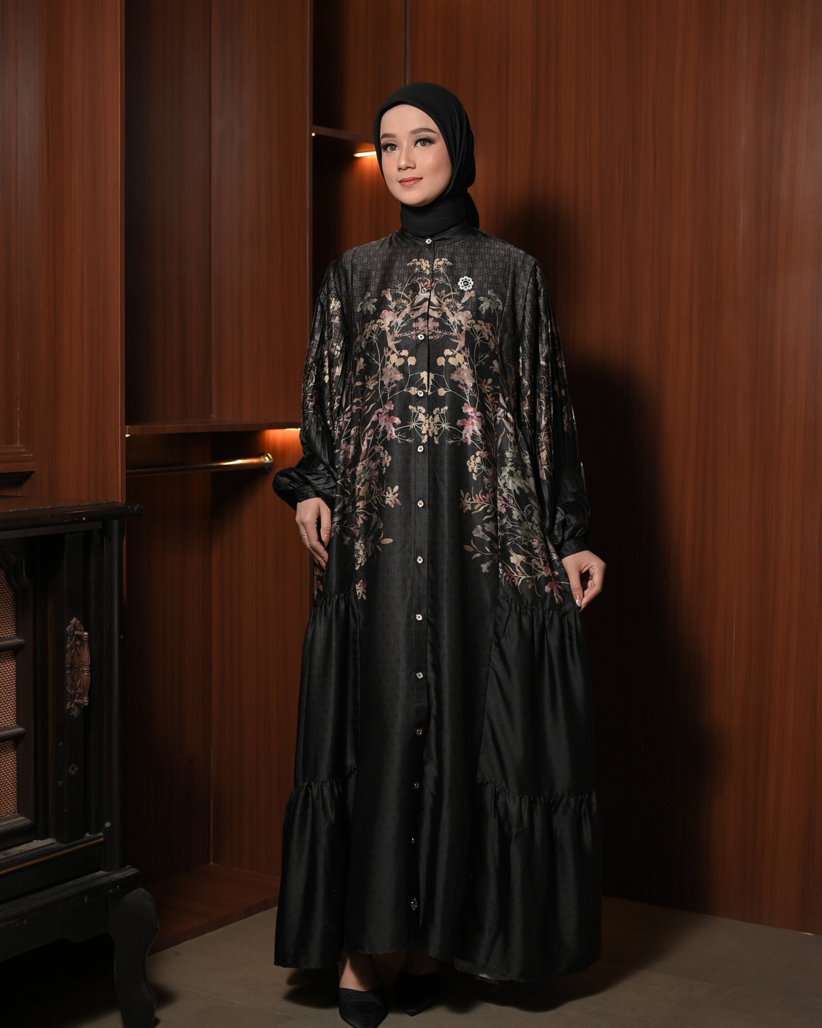 REGALIA SERIES - DRESS (hover)